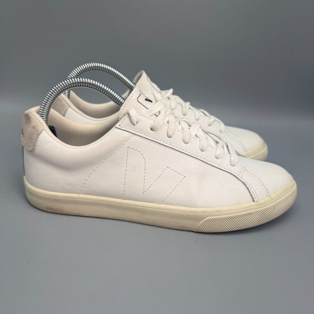 Veja Esplar Women's 8 White Leather Running Sneakers Lace-Up Low Athletic Shoes